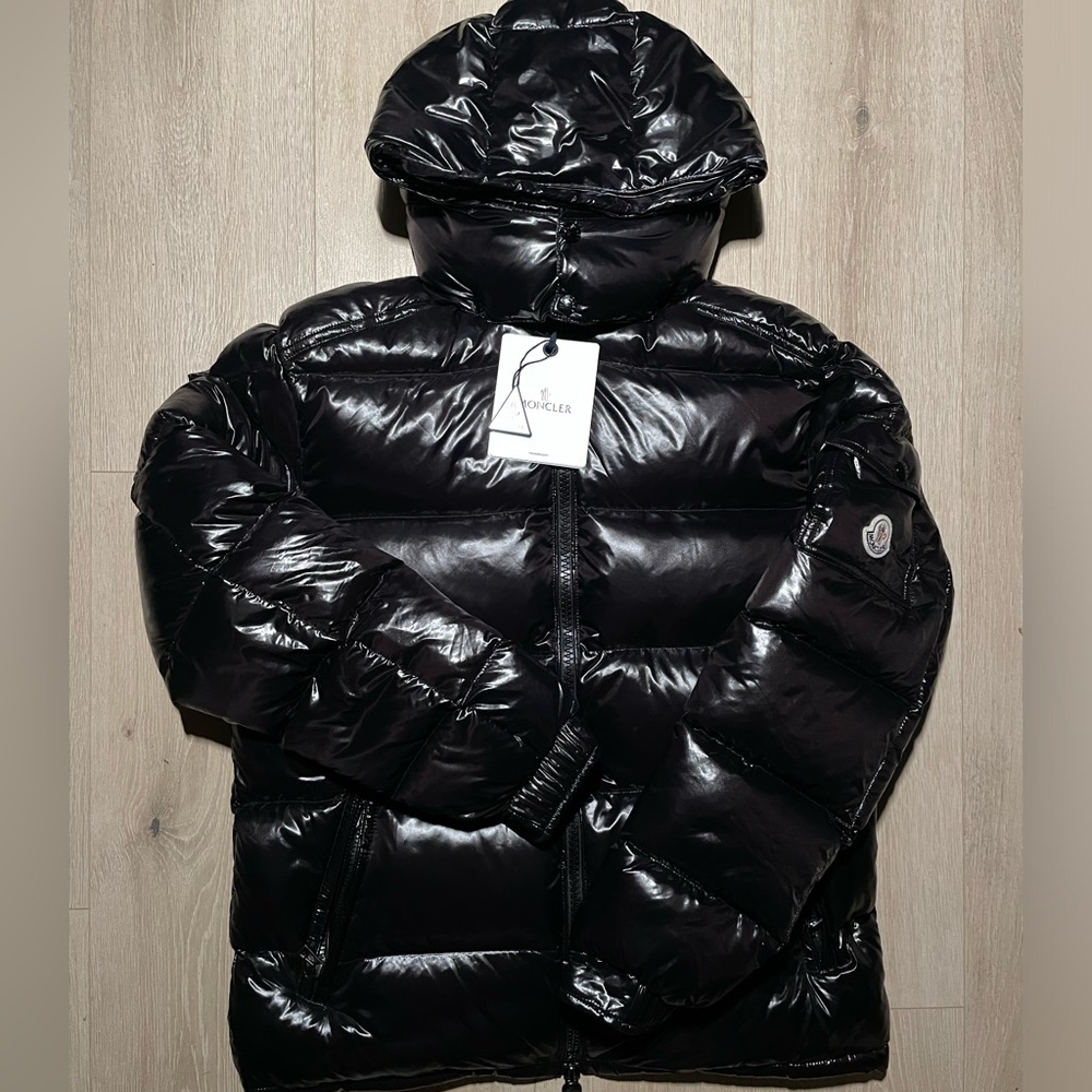 Moncler puffer size 4 used only 4 times still used like new